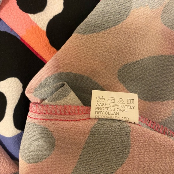 ✨Host Pick✨ Freya Bright Animal Dress - Size 18 (Plus Size) - Picture 6 of 7